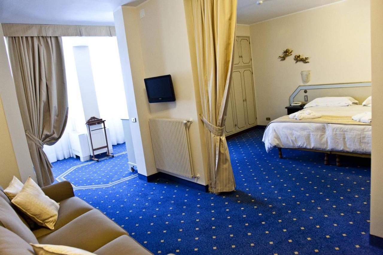 Abano Ritz Hotel Terme Abano Terme Esterno foto A room at the hotel