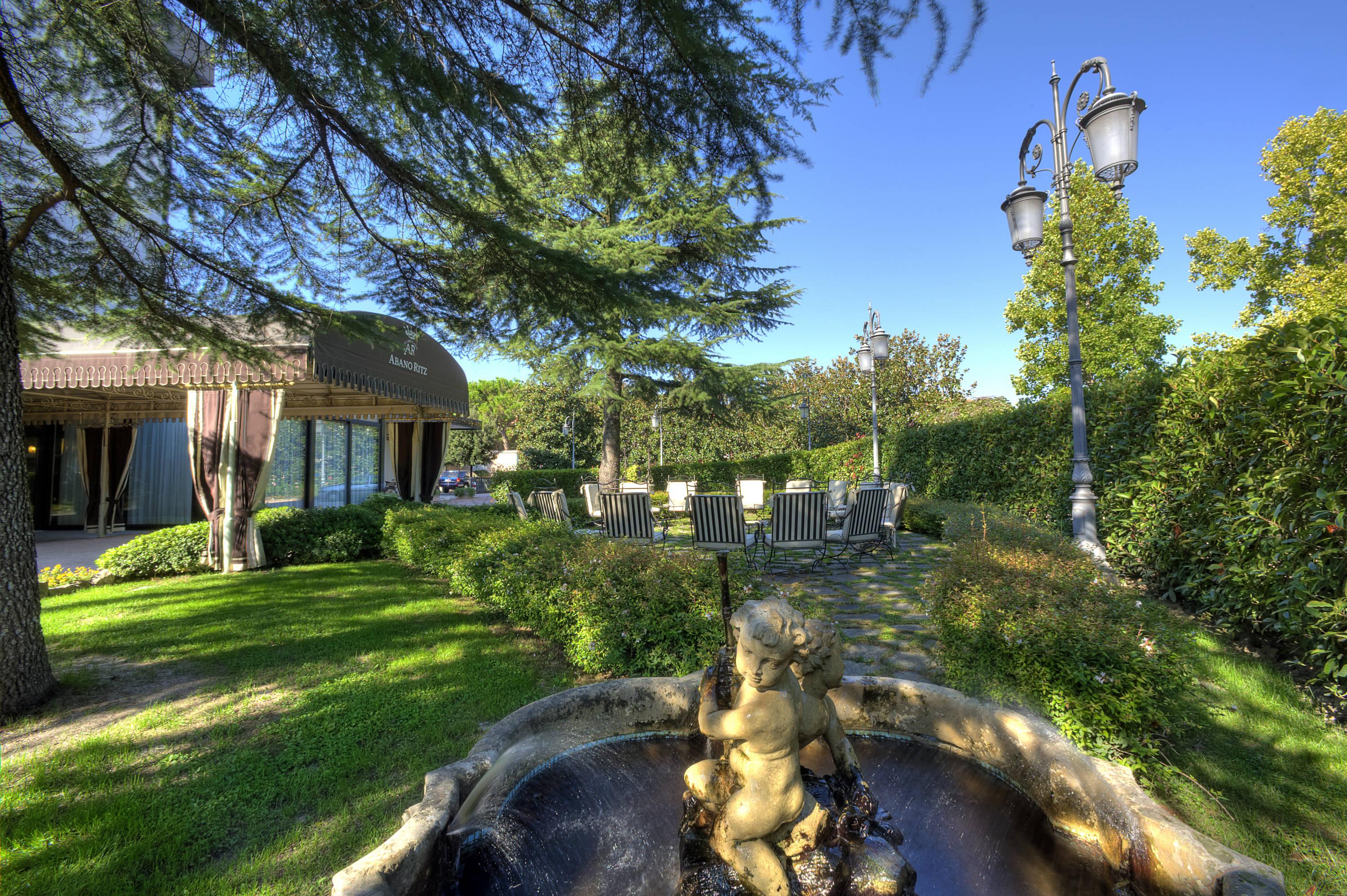 Abano Ritz Hotel Terme Abano Terme Esterno foto The gardens of the Château de la Malmaison